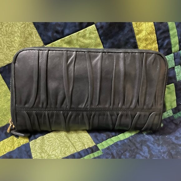 PRADA COA Nappa Gaufre Black Leather Roughed Clutch/Wallet - Picture 3 of 15